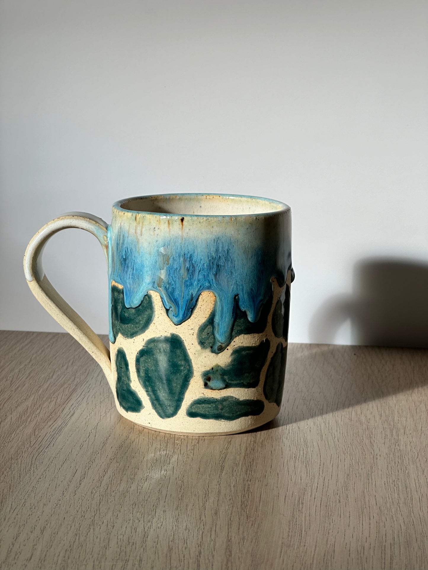 Print blue white clay mug