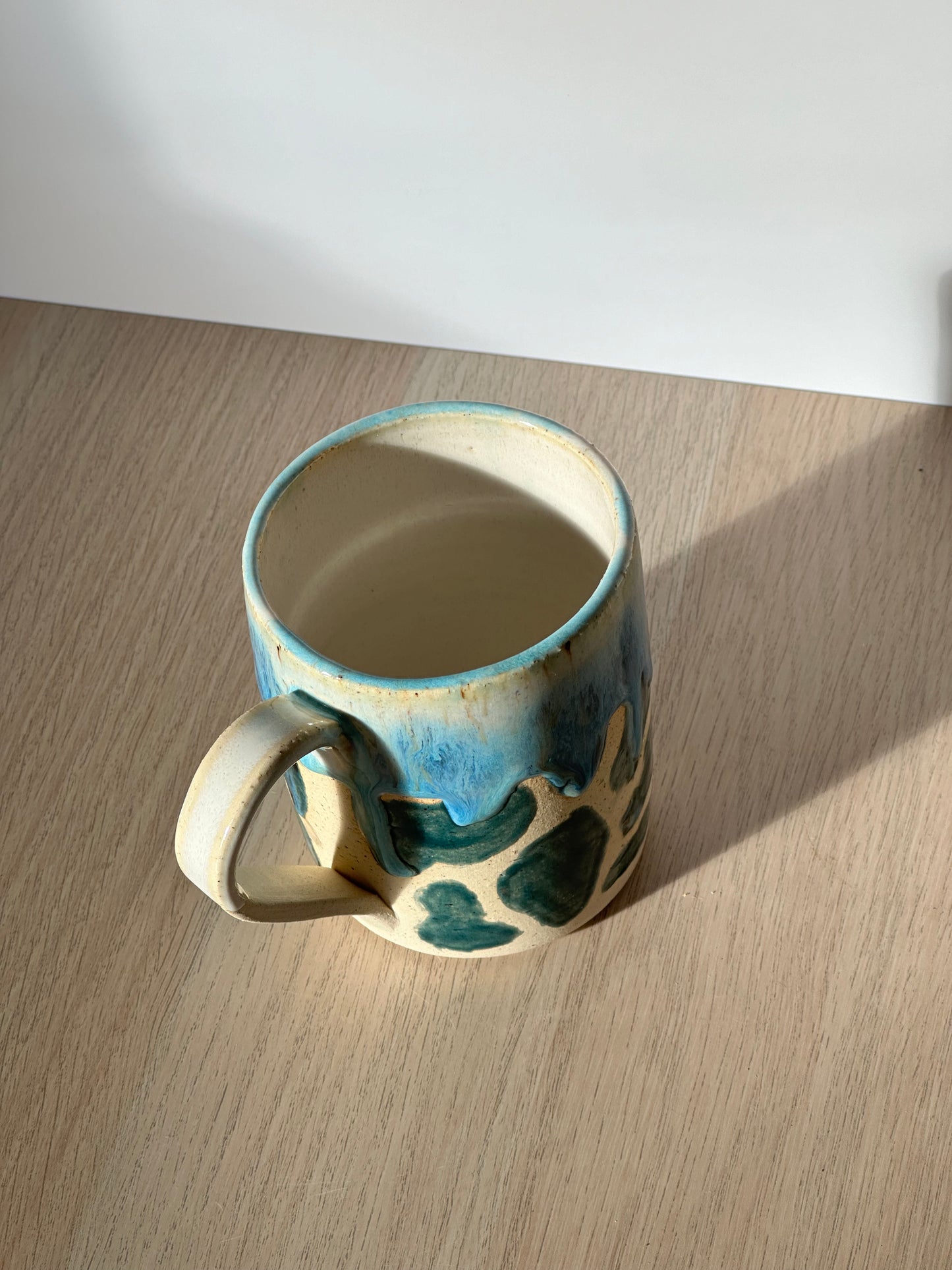 Print blue white clay mug